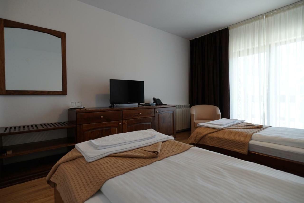 Conacul Lacurilor Hotell Băile Herculane Eksteriør bilde