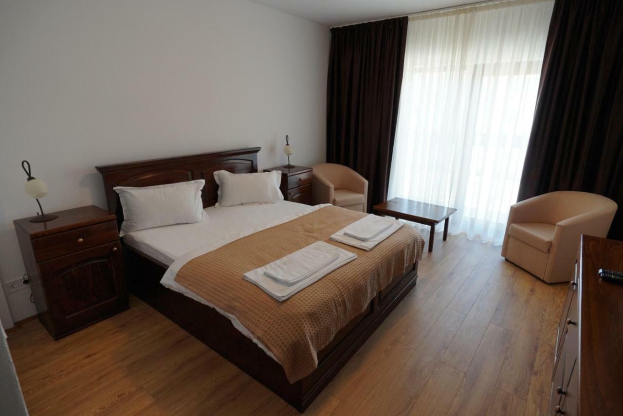 Conacul Lacurilor Hotell Băile Herculane Eksteriør bilde